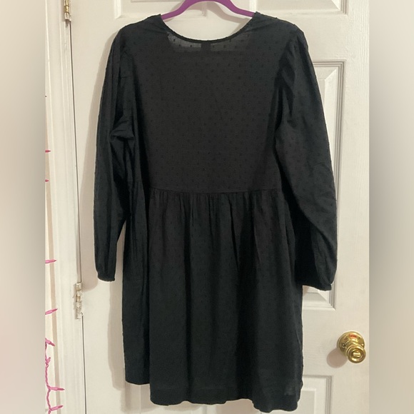 Old navy black mini dress - Picture 3 of 4